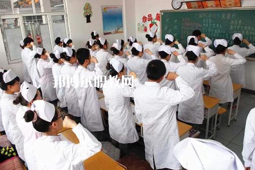 成都2021年初中生怎么考衛(wèi)校