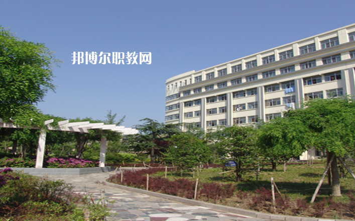 江蘇2021年初中畢業(yè)報(bào)什么中專(zhuān)學(xué)校好