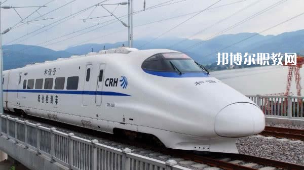 蘭州2021年初中生讀高鐵學校好嗎
