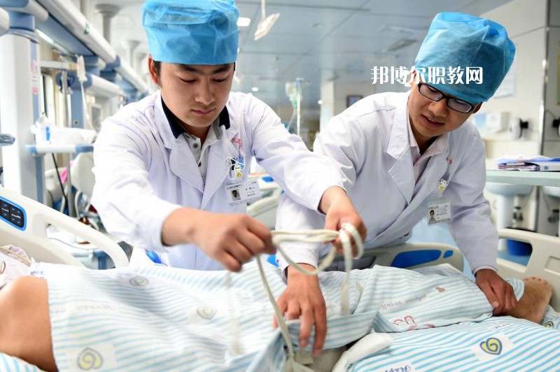 西安2021年衛(wèi)校有什么專業(yè)適合男生