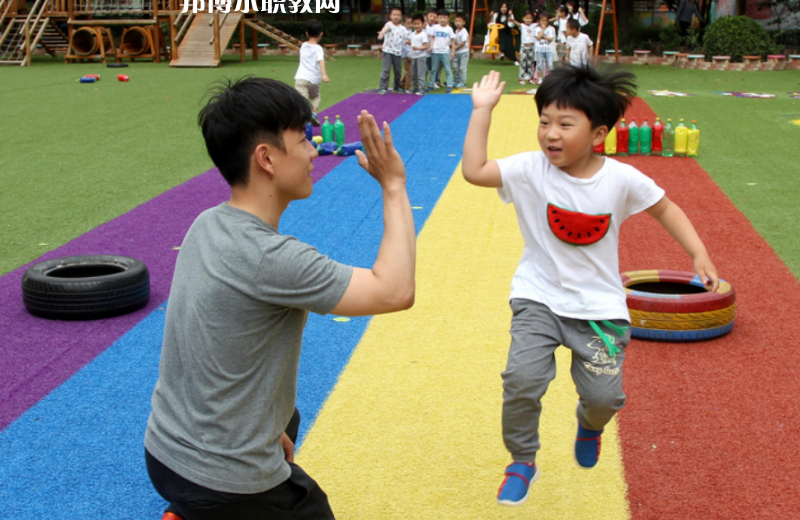 武漢2021年男生讀幼師學(xué)校學(xué)什么專業(yè)好