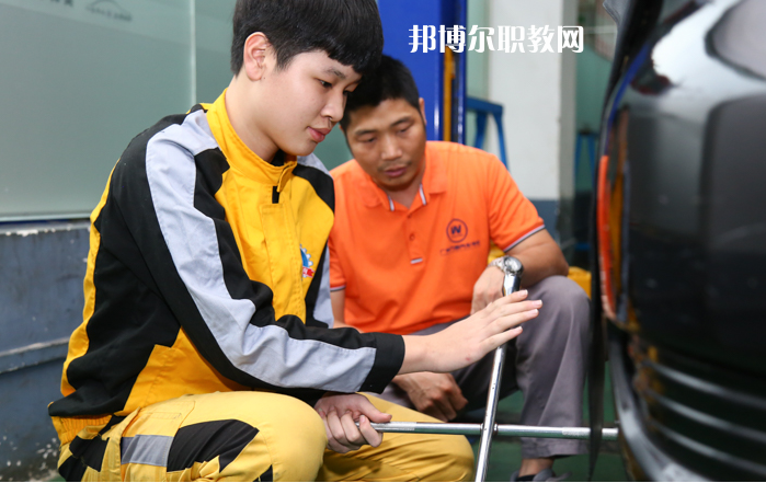 重慶2021年讀汽修學(xué)校有什么專業(yè)