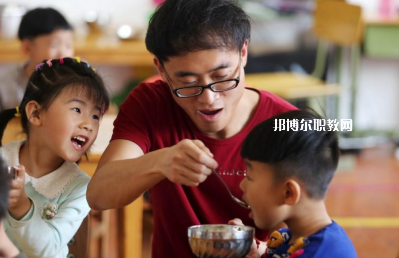 武漢2021年男生讀幼師學(xué)校好嗎