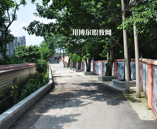 重慶2021年初中畢業(yè)可以考什么中專學(xué)校