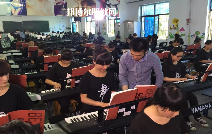 西安2021年初中生可以學(xué)幼師學(xué)校嗎