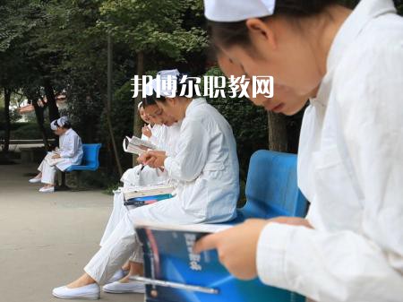 成都2021年以衛(wèi)校為王牌專業(yè)的大專學(xué)校有哪些
