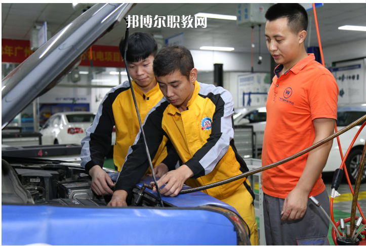 重慶2021年適合男生的汽修學(xué)校專業(yè)