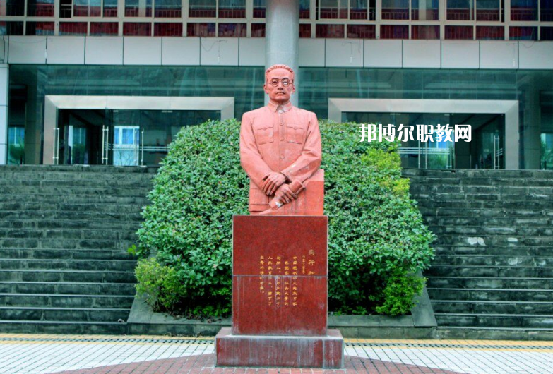 重慶2021年男生上什么汽修學(xué)校比較好