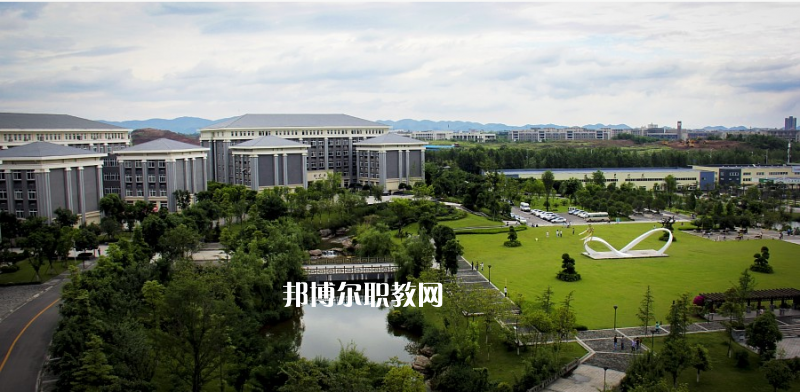 重慶2021年男生可以讀汽修學校嗎