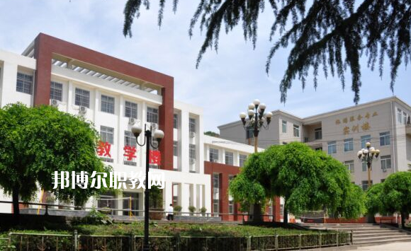 西安2021年初中生上幼師學(xué)校好嗎