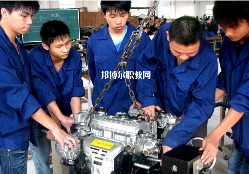 重慶2021年男生讀汽修學(xué)校學(xué)什么專業(yè)好