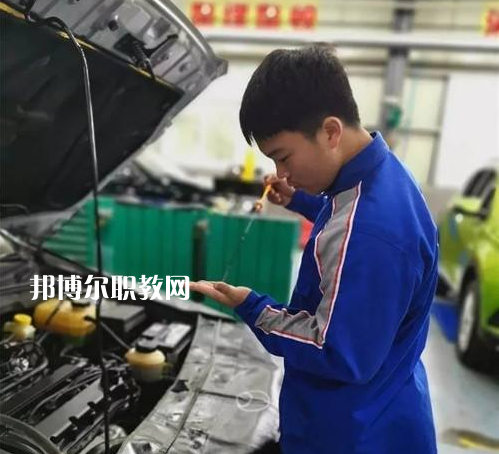 重慶2021年男生讀汽修學(xué)校好嗎