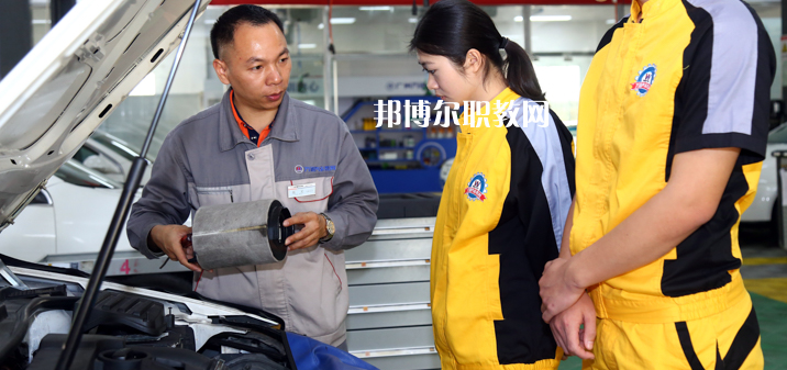 重慶2021年汽修學校有女生嗎