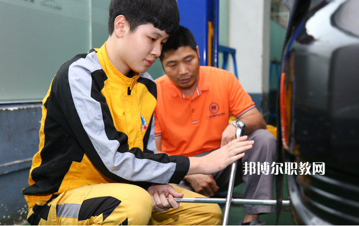 重慶2021年汽修學(xué)校都有什么專業(yè)適合女生