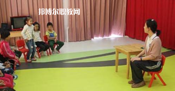 武漢2021年女生上幼師學(xué)校學(xué)什么好