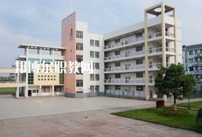 重慶2021年中專學(xué)校好還是職高好