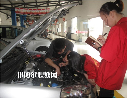 重慶2021年女生讀汽修學(xué)校好嗎