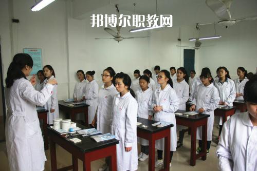成都2021年衛(wèi)校中專學(xué)校