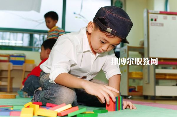 江蘇2021年男生讀幼師學(xué)校學(xué)什么好