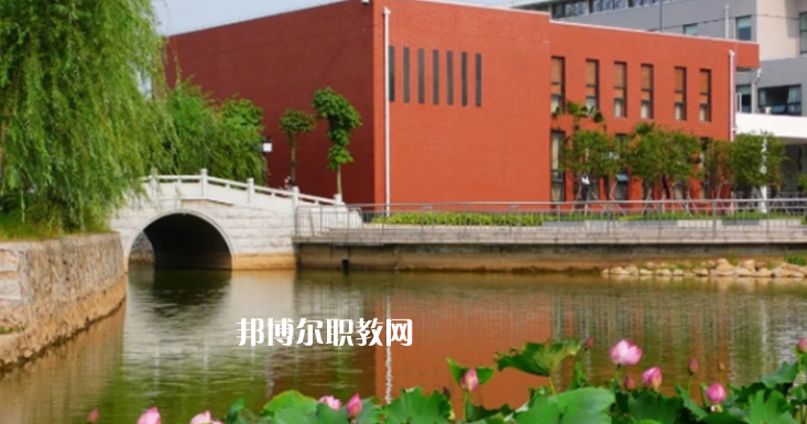 武漢2021年女生讀什么幼師學(xué)校好