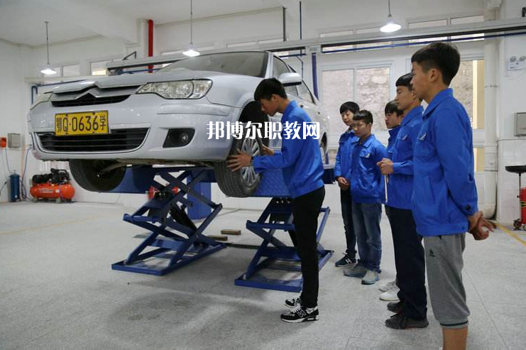 重慶2021年汽修學(xué)校和職高哪個(gè)好