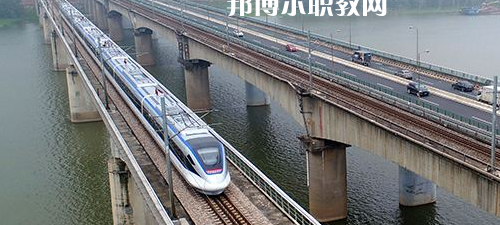 南寧2021年鐵路學(xué)校讀幾年