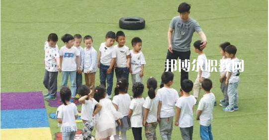 江蘇2021年男生讀幼師學(xué)校怎么樣