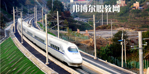 廣西2021年男生讀鐵路學(xué)校學(xué)什么專業(yè)好