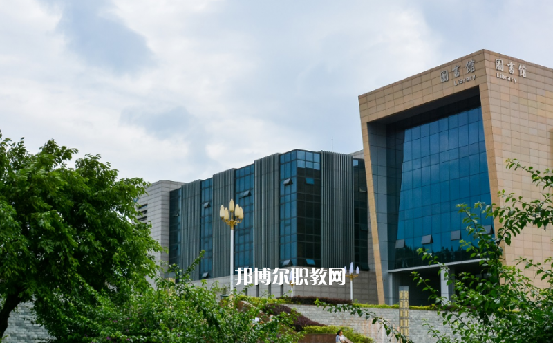 重慶2021年汽修學(xué)校畢業(yè)是什么學(xué)歷