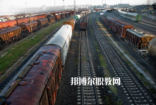 四川2021年職高好還是鐵路學校好