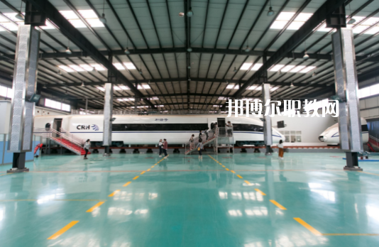 貴州2021年中專學(xué)鐵路學(xué)校有前途嗎