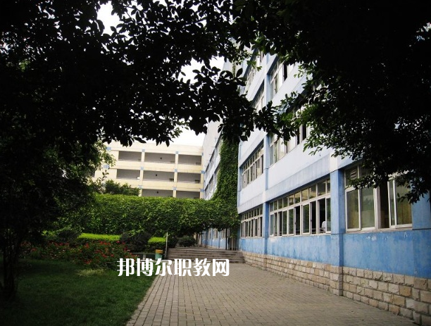 重慶2021年上中專(zhuān)學(xué)校要初中畢業(yè)證嗎
