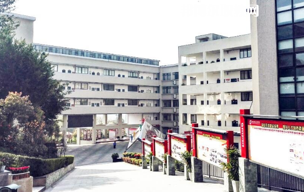 重慶2021年汽修學(xué)校需要多少分