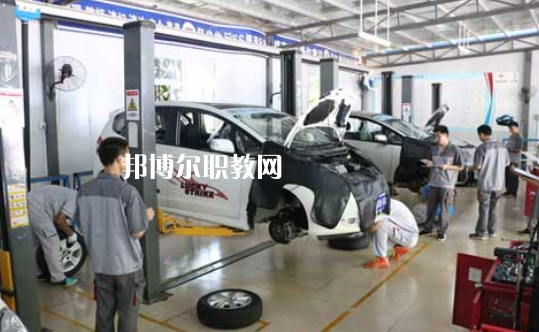 貴州2021年中專學(xué)校好還是職高好
