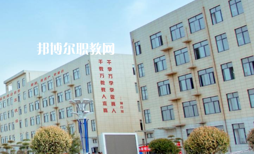 貴州2021年中專學(xué)校好還是大專好