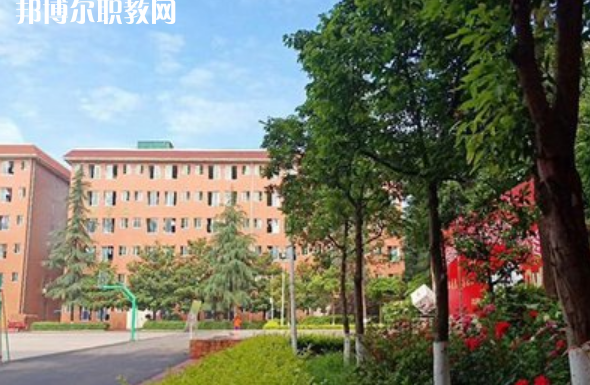 重慶2021年男生學(xué)什么中專學(xué)校好