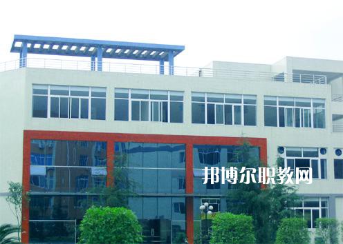 四川2021年中專學(xué)校是什么學(xué)歷