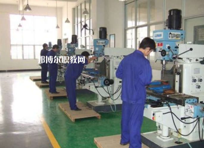 重慶2021年男生讀中專學校學什么好