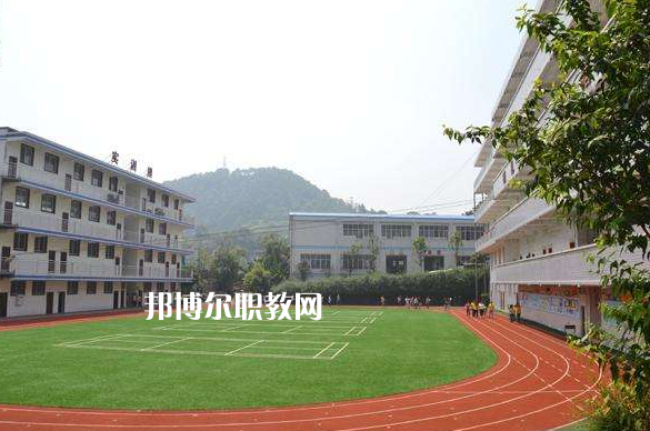 重慶2021年適合女生的中專學(xué)校