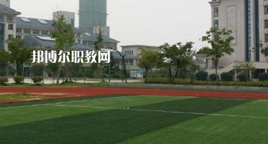 合肥2021年男生學什么鐵路學校好