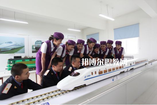 甘肅2021年男生讀什么軌道交通學(xué)校好