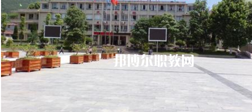 遵義計(jì)算機(jī)學(xué)校2021年報(bào)名條件、招生要求、招生對(duì)象
