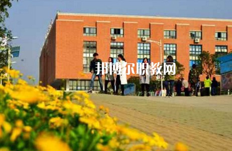 成都2021年幼師學(xué)校畢業(yè)好找工作嗎