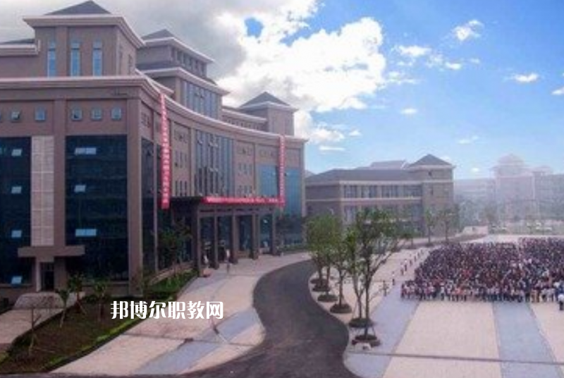 重慶2021年高中畢業(yè)上中專學校好嗎