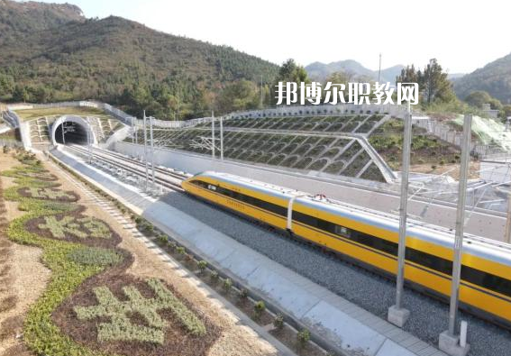貴州2021年讀鐵路學(xué)校哪個專業(yè)好 