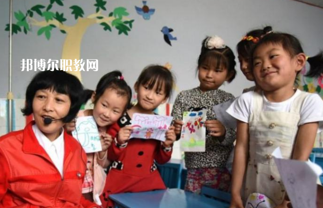 重慶2021年初中生上幼師學(xué)校好嗎