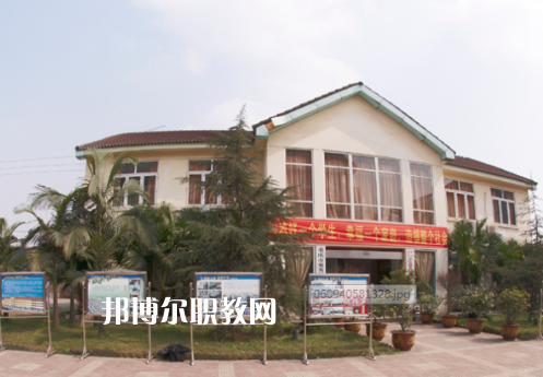 重慶2021年初中生上幼師學(xué)校好不好