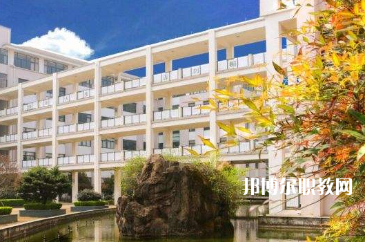 臨海豪情汽車工業(yè)學校