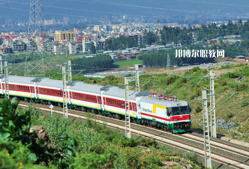 貴州2021年男生初中畢業(yè)上鐵路學(xué)校