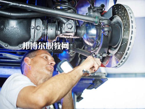 廣州2021年男生讀汽修學(xué)校